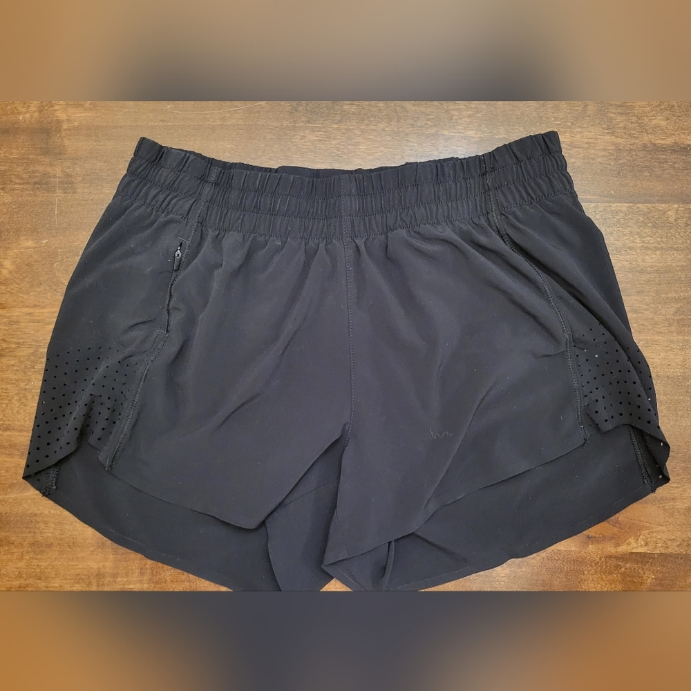 Athleta Hustle 3" Short M